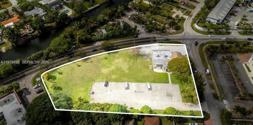 Коммерческая недвижимость в Майами, Флорида № 2048181