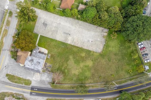 Купить коммерческую недвижимость в Майами, Флорида № 2048181 - фото 8