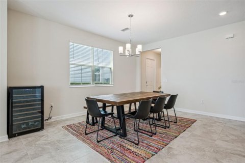 Touwnhouse à vendre à Kissimmee, Floride: 3 chambres, 187.29 m2 № 2339042 - photo 11