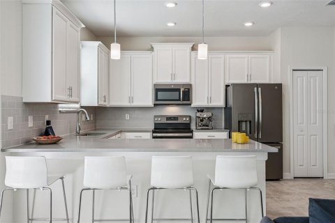 Touwnhouse à vendre à Kissimmee, Floride: 3 chambres, 187.29 m2 № 2339042 - photo 17