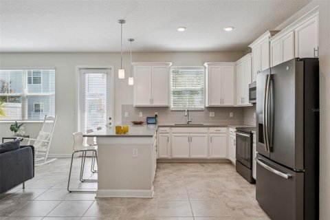 Touwnhouse à vendre à Kissimmee, Floride: 3 chambres, 187.29 m2 № 2339042 - photo 15