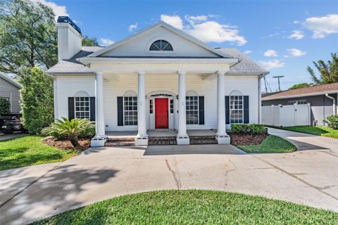 Casa en Tampa, Florida 4 dormitorios, 261.71 m2 № 2111552
