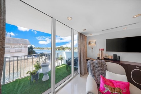 Condominio en alquiler en Miami Beach, Florida, 1 dormitorio, 78.04 m2 № 2081888 - foto 6