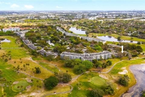 Condo in Pompano Beach, Florida, 3 bedrooms  № 2041558 - photo 24