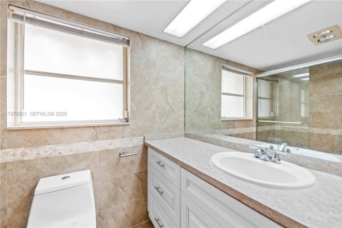 Condo in Pompano Beach, Florida, 3 bedrooms  № 2041558 - photo 14