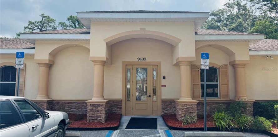 Immobilier commercial à New Port Richey, Floride 903.85 m2 № 1767058