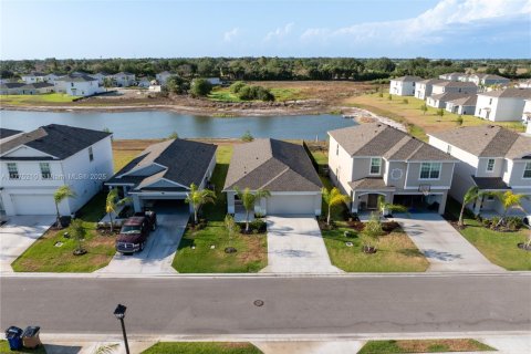 House in Lehigh Acres, Florida 3 bedrooms № 1695451 - photo 24