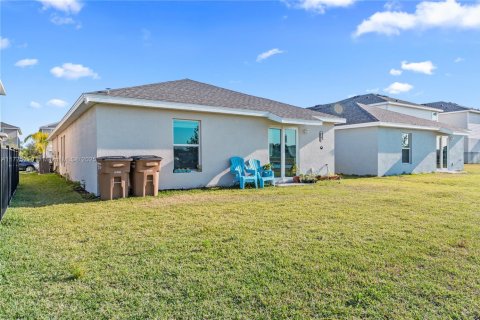 House in Lehigh Acres, Florida 3 bedrooms № 1695451 - photo 23