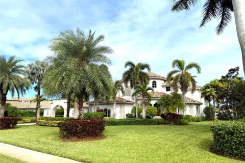 Купить виллу или дом в Дейви, Флорида 5 спален, 443.52м2, № 1948945 - фото 1