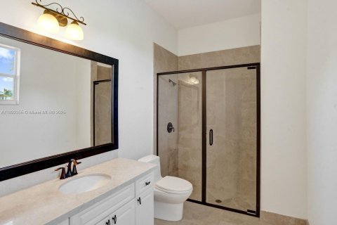 Купить виллу или дом в Дейви, Флорида 5 спален, 443.52м2, № 1948945 - фото 25