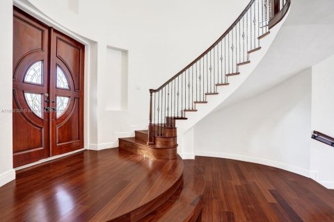 Купить виллу или дом в Дейви, Флорида 5 спален, 443.52м2, № 1948945 - фото 12