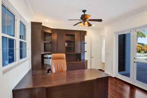 Купить виллу или дом в Дейви, Флорида 5 спален, 443.52м2, № 1948945 - фото 24