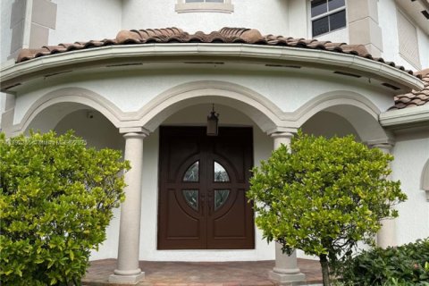 Купить виллу или дом в Дейви, Флорида 5 спален, 443.52м2, № 1948945 - фото 2