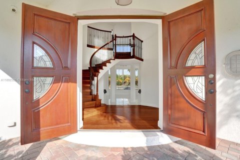 Купить виллу или дом в Дейви, Флорида 5 спален, 443.52м2, № 1948945 - фото 10