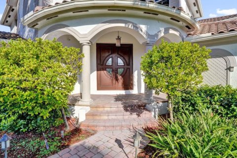 Купить виллу или дом в Дейви, Флорида 5 спален, 443.52м2, № 1948945 - фото 9