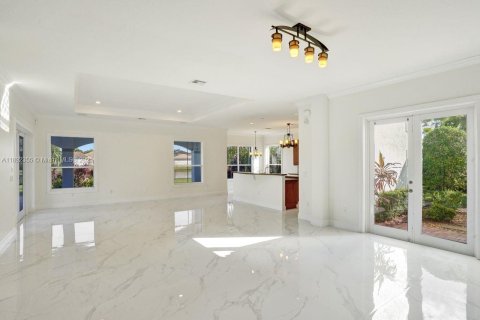 Купить виллу или дом в Дейви, Флорида 5 спален, 443.52м2, № 1948945 - фото 16