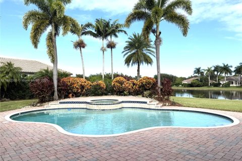 Купить виллу или дом в Дейви, Флорида 5 спален, 443.52м2, № 1948945 - фото 5