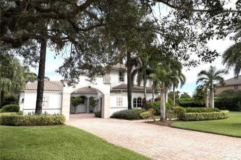 Купить виллу или дом в Дейви, Флорида 5 спален, 443.52м2, № 1948945 - фото 3