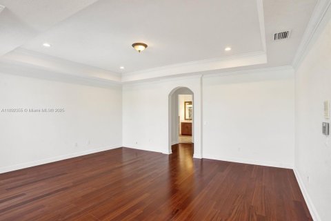 Купить виллу или дом в Дейви, Флорида 5 спален, 443.52м2, № 1948945 - фото 29