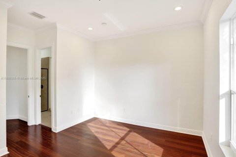 Купить виллу или дом в Дейви, Флорида 5 спален, 443.52м2, № 1948945 - фото 22