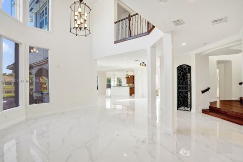 Купить виллу или дом в Дейви, Флорида 5 спален, 443.52м2, № 1948945 - фото 14