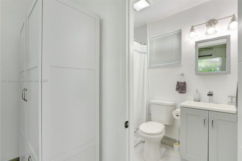 Casa en alquiler en Fort Lauderdale, Florida, 1 dormitorio, 65.03 m2 № 1976926 - foto 7