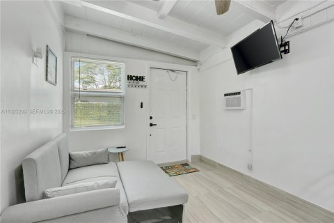 Casa en alquiler en Fort Lauderdale, Florida, 1 dormitorio, 65.03 m2 № 1976926 - foto 5
