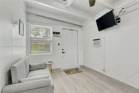 Casa en alquiler en Fort Lauderdale, Florida, 1 dormitorio, 65.03 m2 № 1976926 - foto 4