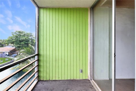 Condominio en venta en Oakland Park, Florida, 2 dormitorios, 90.58 m2 № 1897471 - foto 12