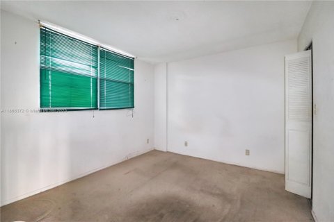 Condominio en venta en Oakland Park, Florida, 2 dormitorios, 90.58 m2 № 1897471 - foto 10