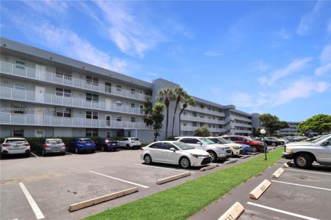 Condominio en venta en Oakland Park, Florida, 2 dormitorios, 90.58 m2 № 1897471 - foto 16