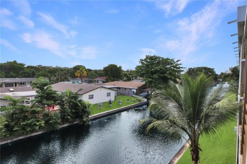 Condominio en venta en Oakland Park, Florida, 2 dormitorios, 90.58 m2 № 1897471 - foto 14