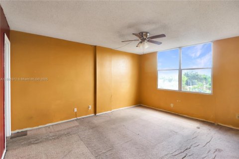 Condominio en venta en Oakland Park, Florida, 2 dormitorios, 90.58 m2 № 1897471 - foto 7