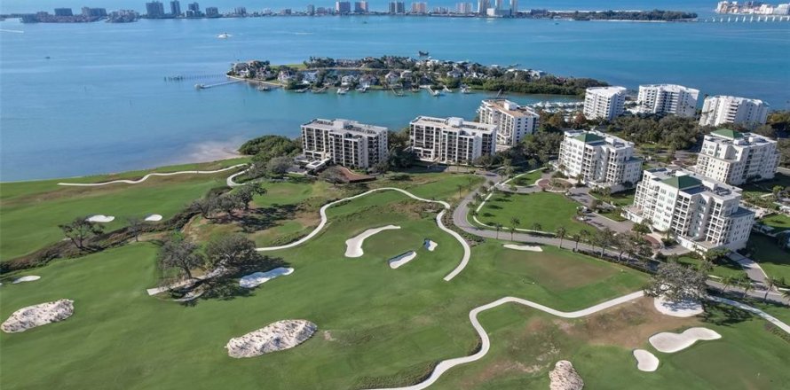Condominio en Belleair, Florida, 2 dormitorios № 2098061