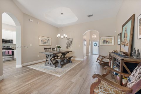 Купить виллу или дом в Катлер-Бей, Флорида 3 спальни, 162.49м2, № 2068159 - фото 6