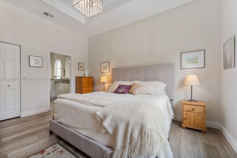 Купить виллу или дом в Катлер-Бей, Флорида 3 спальни, 162.49м2, № 2068159 - фото 12