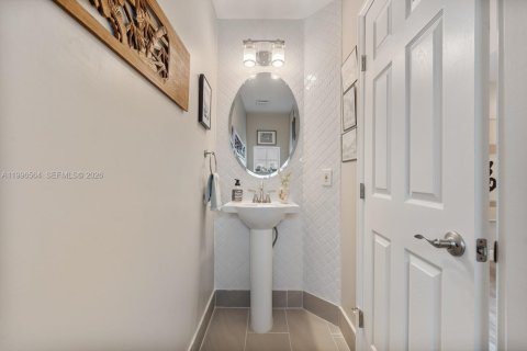 Купить виллу или дом в Катлер-Бей, Флорида 3 спальни, 162.49м2, № 2068159 - фото 21