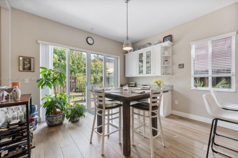 Купить виллу или дом в Катлер-Бей, Флорида 3 спальни, 162.49м2, № 2068159 - фото 8