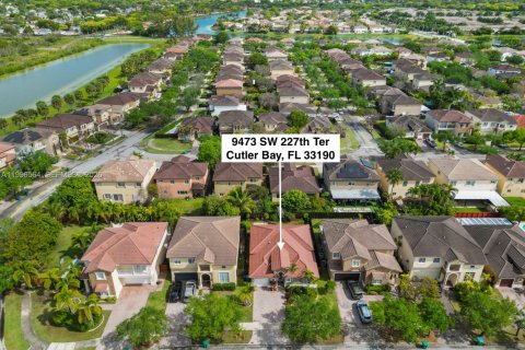 Купить виллу или дом в Катлер-Бей, Флорида 3 спальни, 162.49м2, № 2068159 - фото 26