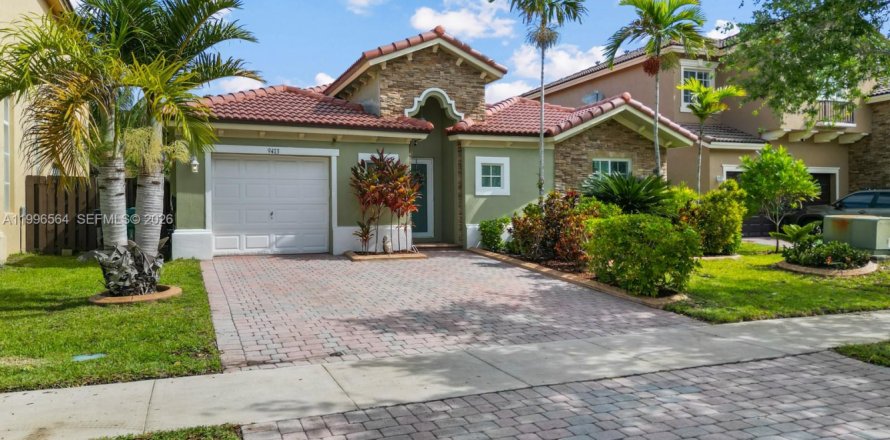 Дом в Катлер-Бей, Флорида 3 спальни, 162.49м2 № 2068159