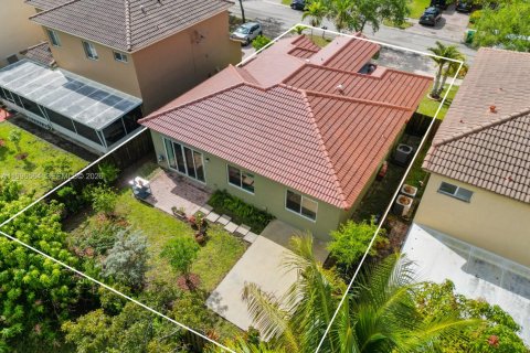 Купить виллу или дом в Катлер-Бей, Флорида 3 спальни, 162.49м2, № 2068159 - фото 25