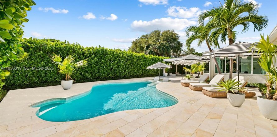 Villa ou maison à Fort Lauderdale, Floride 3 chambres № 1995645