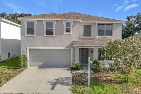 House in Tampa, Florida 5 bedrooms, 248.42 sq.m. № 2313028