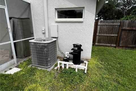 House in Wesley Chapel, Florida 3 bedrooms, 173.45 sq.m. № 2395952 - photo 10