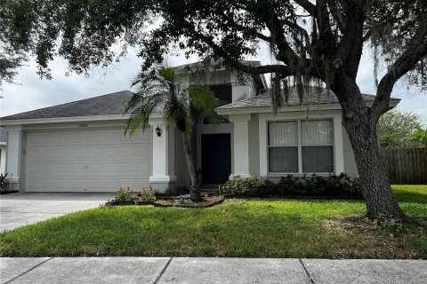 House in Wesley Chapel, Florida 3 bedrooms, 173.45 sq.m. № 2395952 - photo 2