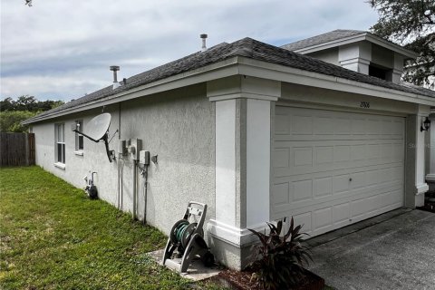 House in Wesley Chapel, Florida 3 bedrooms, 173.45 sq.m. № 2395952 - photo 7