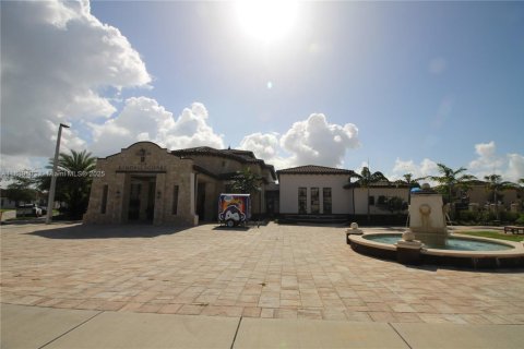 Снять в аренду таунхаус в Майами, Флорида 4 спальни, 214.79м2, № 1941444 - фото 21