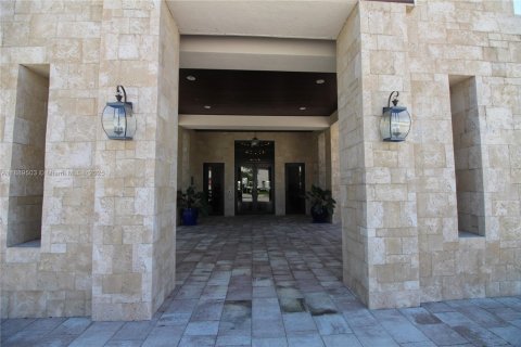 Снять в аренду таунхаус в Майами, Флорида 4 спальни, 214.79м2, № 1941444 - фото 23