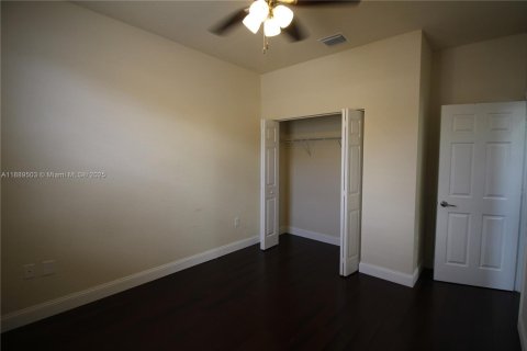 Снять в аренду таунхаус в Майами, Флорида 4 спальни, 214.79м2, № 1941444 - фото 15