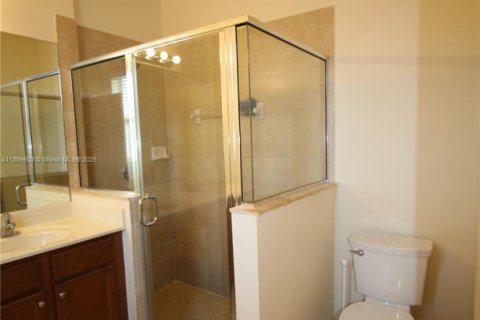 Снять в аренду таунхаус в Майами, Флорида 4 спальни, 214.79м2, № 1941444 - фото 9